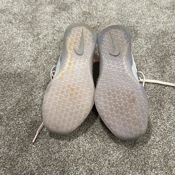 Nike Sneakers Size 8.5 - Picture 4 of 8